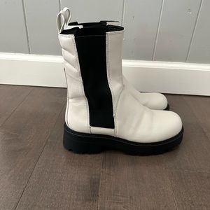 Vagabond Cosmo 2.0 white boots